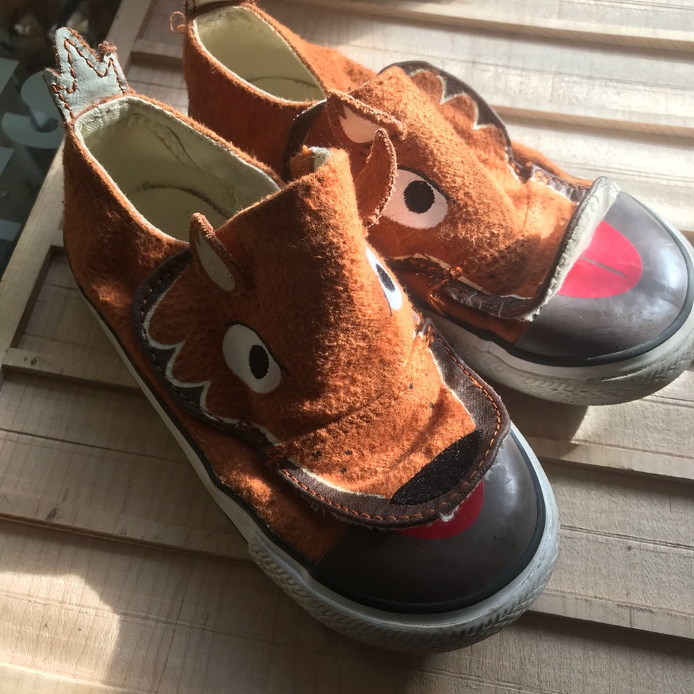 All Star Fox Converse Size 9 Kid’s